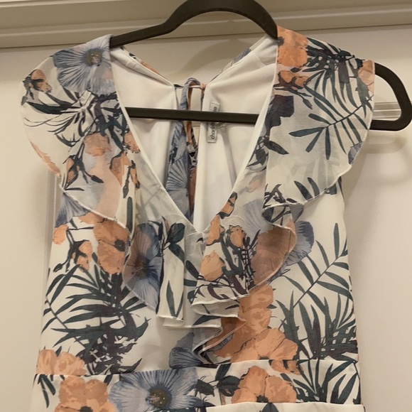 Charlotte Russe Tropical Open Back Romper - Picture 2 of 5